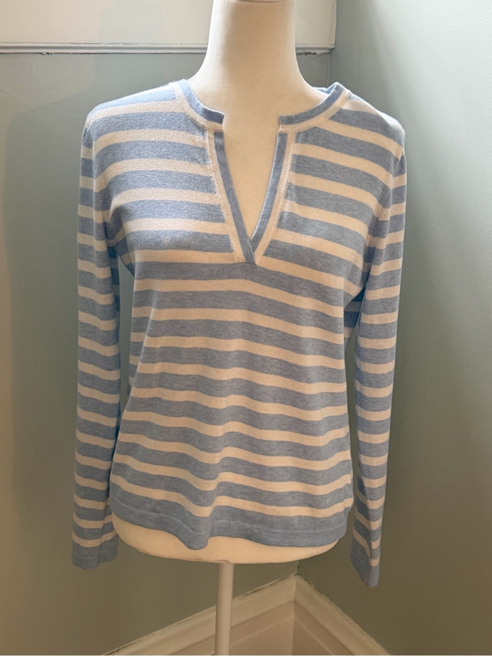 Kinross Cashmere Blue White Striped Sweater Lightweight Knit Medium